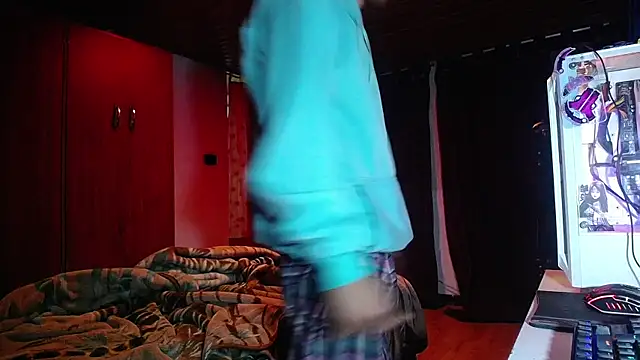 Snapshot of esjrobles chatting on 03-18-25, 01:53 esjrobles online show from 03-18-25, 01:53