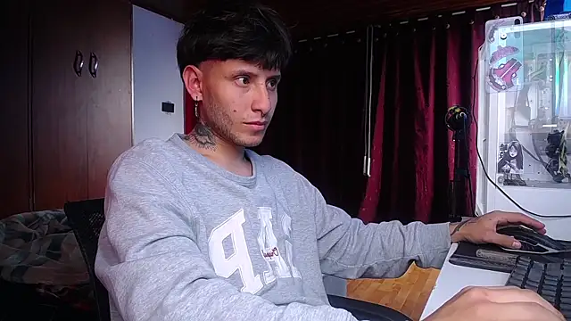 Snapshot of esjrobles chatting on 03-19-25, 07:27 esjrobles online show from 03-19-25, 07:27