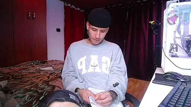 Snapshot of esjrobles chatting on 03-19-25, 10:31 esjrobles online show from 03-19-25, 10:31