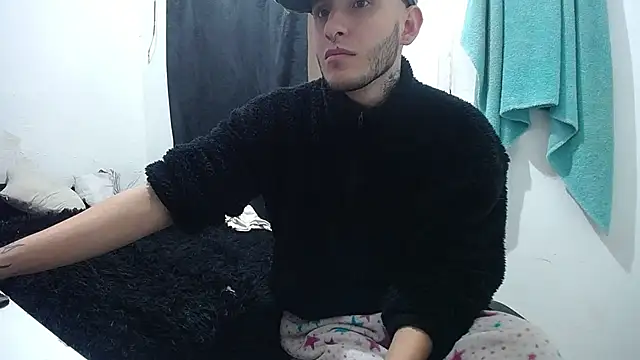 Snapshot of esjrobles chatting on 09-13-25, 04:29 esjrobles online show from 09-13-25, 04:29