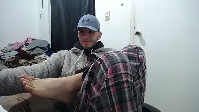 Snapshot of esjrobles chatting on 09-19-25, 11:11 esjrobles online show from 09-19-25, 11:11