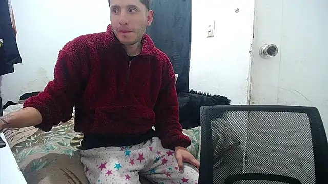 Snapshot of esjrobles chatting on 10-16-25, 07:26 esjrobles online show from 10-16-25, 07:26