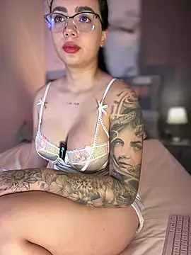 Pink Jazmin online show from 04-08-26, 12:10