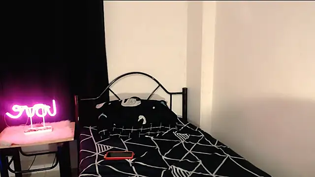 Snapshot of Nathalie_Heartxoxo69 chatting on 02-07-26, 06:55 Nathalie Heartxoxo69 online show from 02-07-26, 06:55