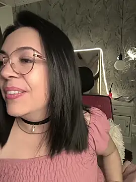 Bella fournier online show from 04-05-26, 11:13