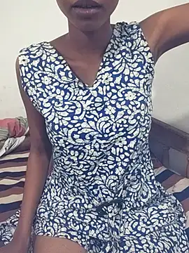 Snapshot of Chamari075 chatting on 09-22-25, 04:31 Chamari075 online show from 09-22-25, 04:31