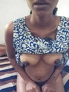 Snapshot of Chamari075 chatting on 09-23-25, 05:43 Chamari075 online show from 09-23-25, 05:43