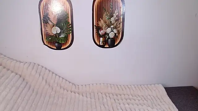 bellaa love  online show from 05-18-26, 01:13