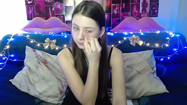 Snapshot of MilanaRoza chatting on 01-11-25, 05:41 MilanaRoza online show from 01-11-25, 05:41