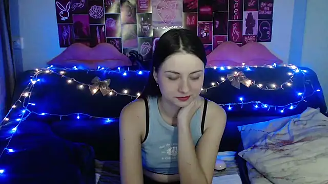 Snapshot of MilanaRoza chatting on 01-11-25, 01:53 MilanaRoza online show from 01-11-25, 01:53