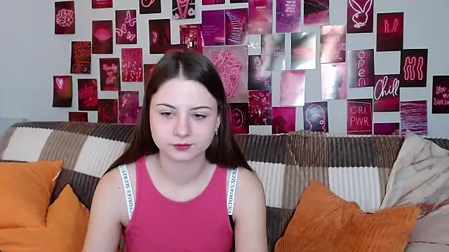 Snapshot of MilanaRoza chatting on 02-02-25, 06:15 MilanaRoza online show from 02-02-25, 06:15