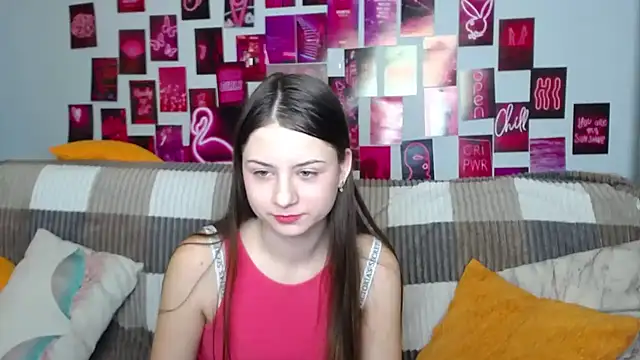 Snapshot of MilanaRoza chatting on 02-11-25, 05:47 MilanaRoza online show from 02-11-25, 05:47