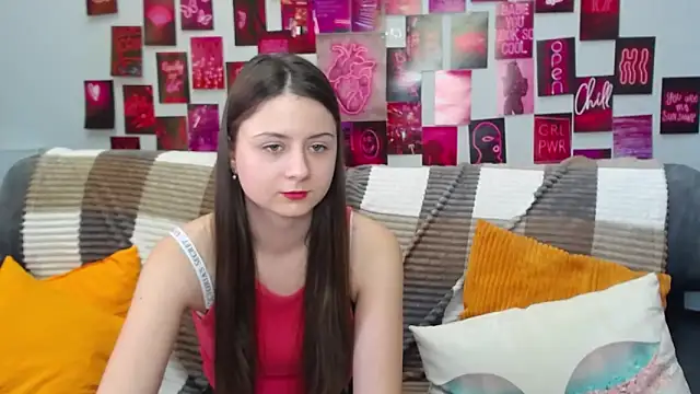 Snapshot of MilanaRoza chatting on 03-08-25, 09:17 MilanaRoza online show from 03-08-25, 09:17