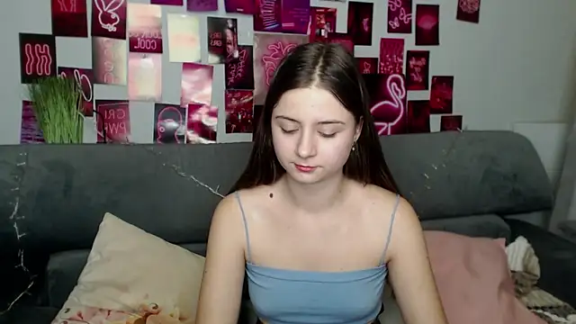 Snapshot of MilanaRoza chatting on 10-11-25, 04:49 MilanaRoza online show from 10-11-25, 04:49