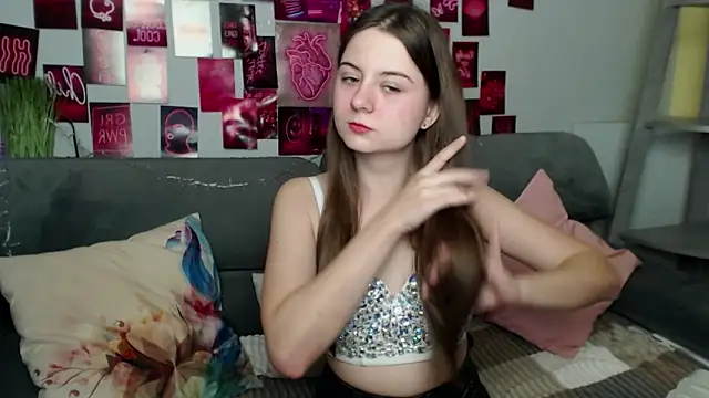 Snapshot of MilanaRoza chatting on 10-23-25, 05:18 MilanaRoza online show from 10-23-25, 05:18