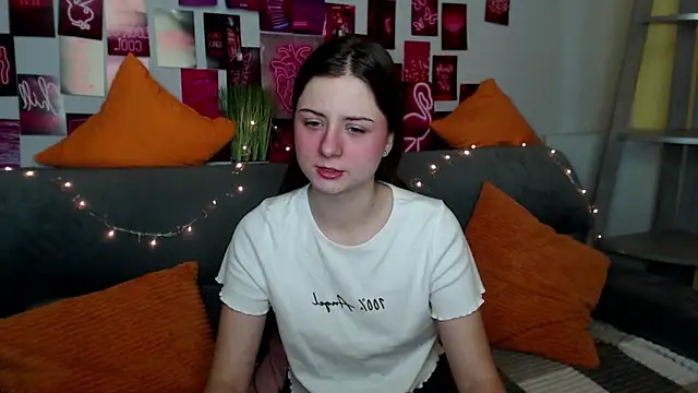 Snapshot of MilanaRoza chatting on 10-30-25, 05:53 MilanaRoza online show from 10-30-25, 05:53