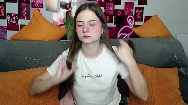 Snapshot of MilanaRoza chatting on 10-31-25, 05:52 MilanaRoza online show from 10-31-25, 05:52