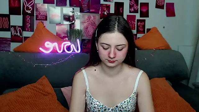 Snapshot of MilanaRoza chatting on 11-02-25, 06:05 MilanaRoza online show from 11-02-25, 06:05