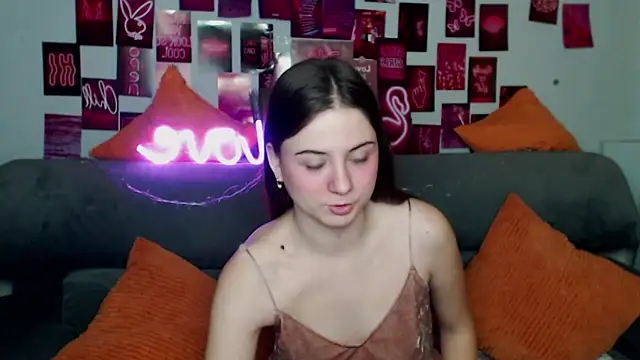 Snapshot of MilanaRoza chatting on 11-06-25, 05:52 MilanaRoza online show from 11-06-25, 05:52