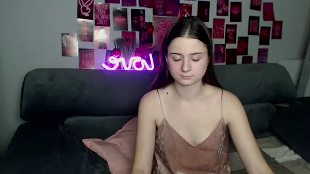 Snapshot of MilanaRoza chatting on 11-15-25, 06:04 MilanaRoza online show from 11-15-25, 06:04