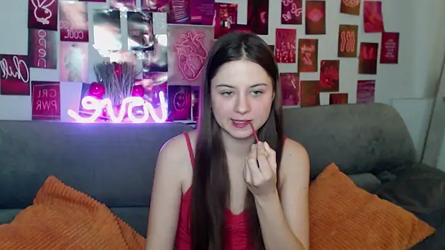 Snapshot of MilanaRoza chatting on 11-30-25, 07:34 MilanaRoza online show from 11-30-25, 07:34