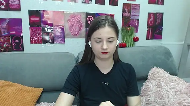 Snapshot of MilanaRoza chatting on 04-24-26, 04:53 MilanaRoza online show from 04-24-26, 04:53