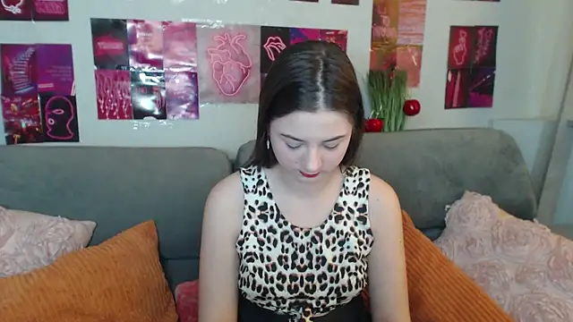 Snapshot of MilanaRoza chatting on 05-03-26, 05:13 MilanaRoza online show from 05-03-26, 05:13