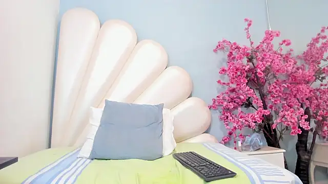 Ally Parkeer  online show from 03-07-25, 04:55