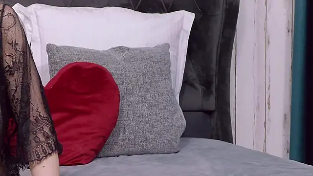 AnisiaConnor online show from 10-26-25, 07:42