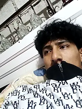 alexander32r online show from 10-13-25, 04:23