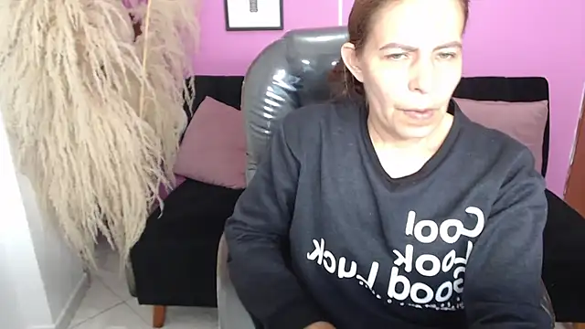 Milf karlye online show from 09-21-25, 02:13