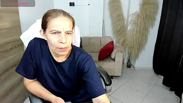 Milf karlye online show from 02-15-26, 04:31