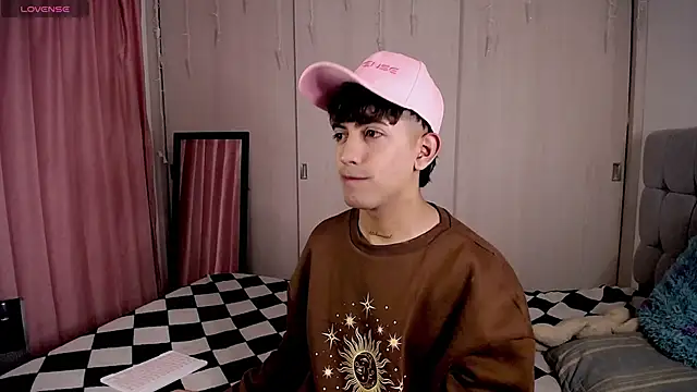 Snapshot of teobowny_ chatting on 12-19-24, 10:10 teobowny online show from 12-19-24, 10:10