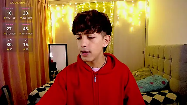 Snapshot of teobowny_ chatting on 12-30-24, 10:12 teobowny online show from 12-30-24, 10:12