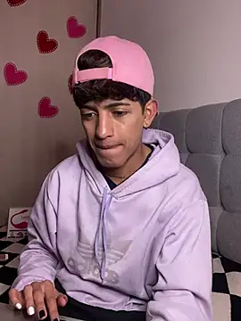 Snapshot of teobowny_ chatting on 02-05-25, 04:58 teobowny online show from 02-05-25, 04:58