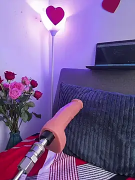 Snapshot of Liulee chatting on 02-15-26, 04:14 Liulee online show from 02-15-26, 04:14