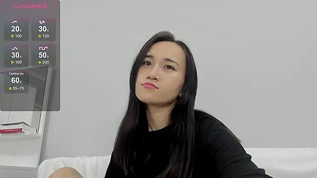 Snapshot of aenie chatting on 12-15-24, 03:09 aenie online show from 12-15-24, 03:09