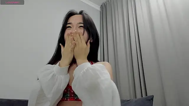 Snapshot of aenie chatting on 12-25-24, 02:56 aenie online show from 12-25-24, 02:56