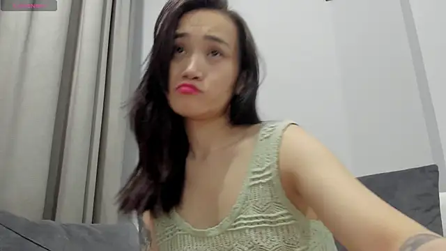 Snapshot of aenie chatting on 01-10-25, 12:15 aenie online show from 01-10-25, 12:15