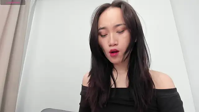 Snapshot of aenie chatting on 02-07-25, 05:10 aenie online show from 02-07-25, 05:10