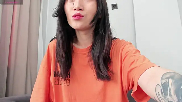 Snapshot of aenie chatting on 02-08-25, 05:08 aenie online show from 02-08-25, 05:08