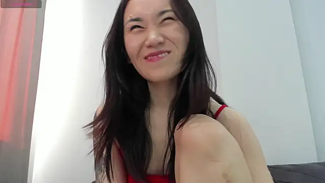 Snapshot of aenie chatting on 02-21-25, 08:51 aenie online show from 02-21-25, 08:51