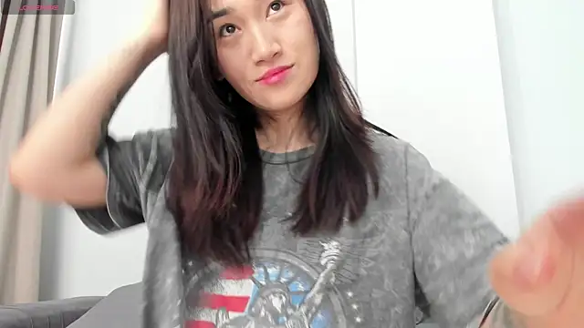 Snapshot of aenie chatting on 02-24-25, 05:00 aenie online show from 02-24-25, 05:00