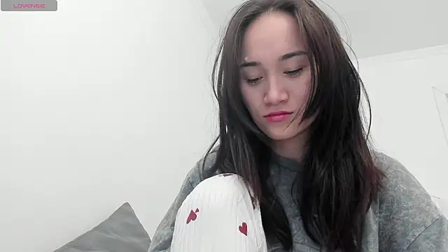 Snapshot of aenie chatting on 03-11-25, 08:20 aenie online show from 03-11-25, 08:20