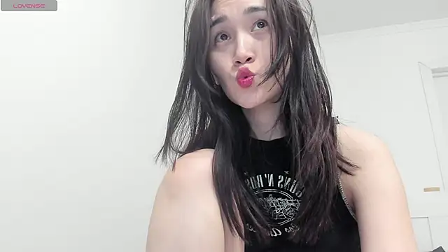 Snapshot of aenie chatting on 03-12-25, 03:07 aenie online show from 03-12-25, 03:07