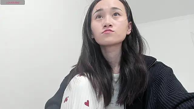 Snapshot of aenie chatting on 03-14-25, 09:14 aenie online show from 03-14-25, 09:14