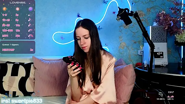 Snapshot of Anal_Girl_ chatting on 01-11-25, 04:14 Anal Girl online show from 01-11-25, 04:14