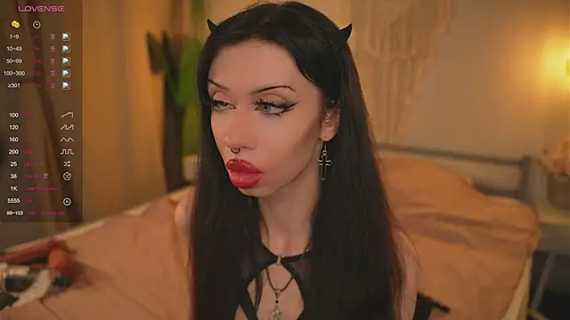 Devilsss toy online show from 10-21-25, 04:19