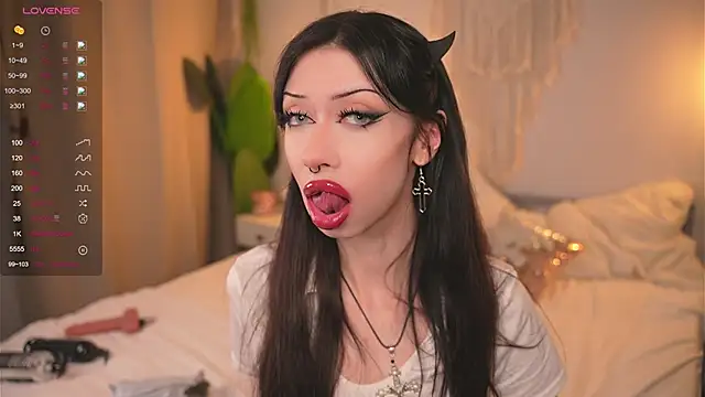 Devilsss toy online show from 10-24-25, 03:52