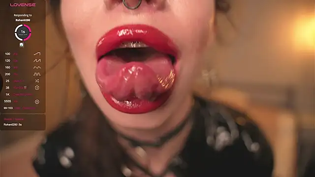 Devilsss toy online show from 10-25-25, 04:02